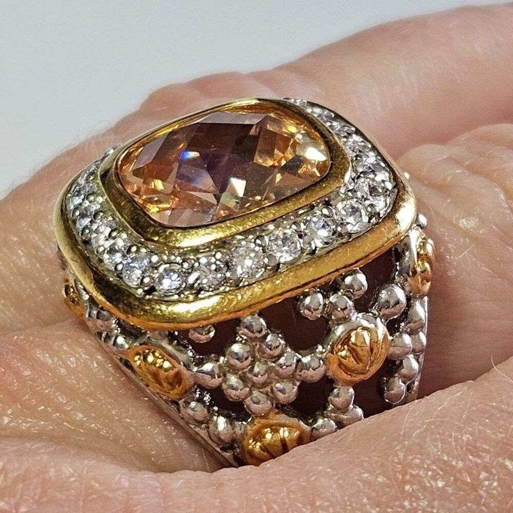 Gold & silver tone champagne colored rhinestone ring Size 7